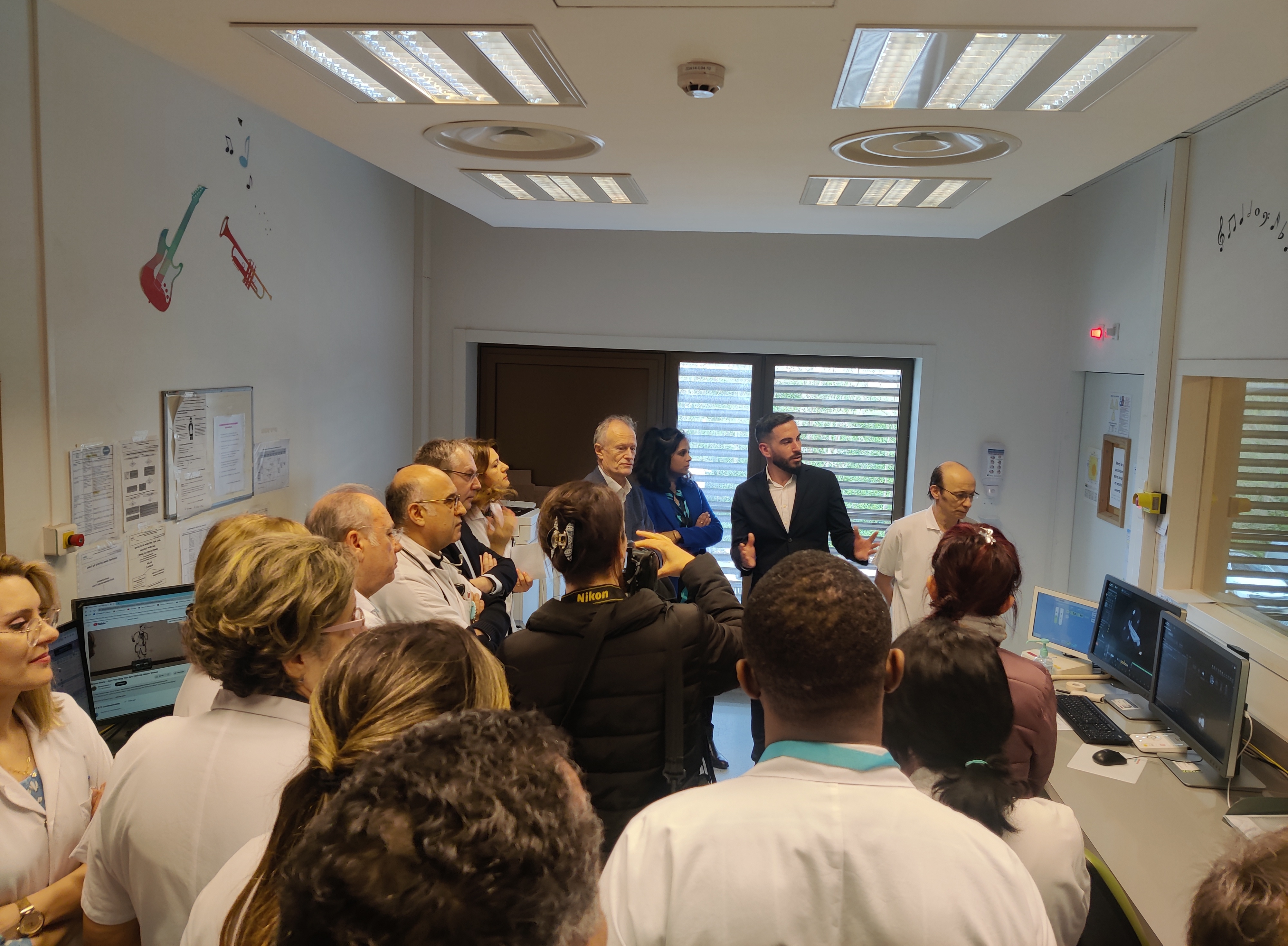 visite de la salle d'interprétation des images