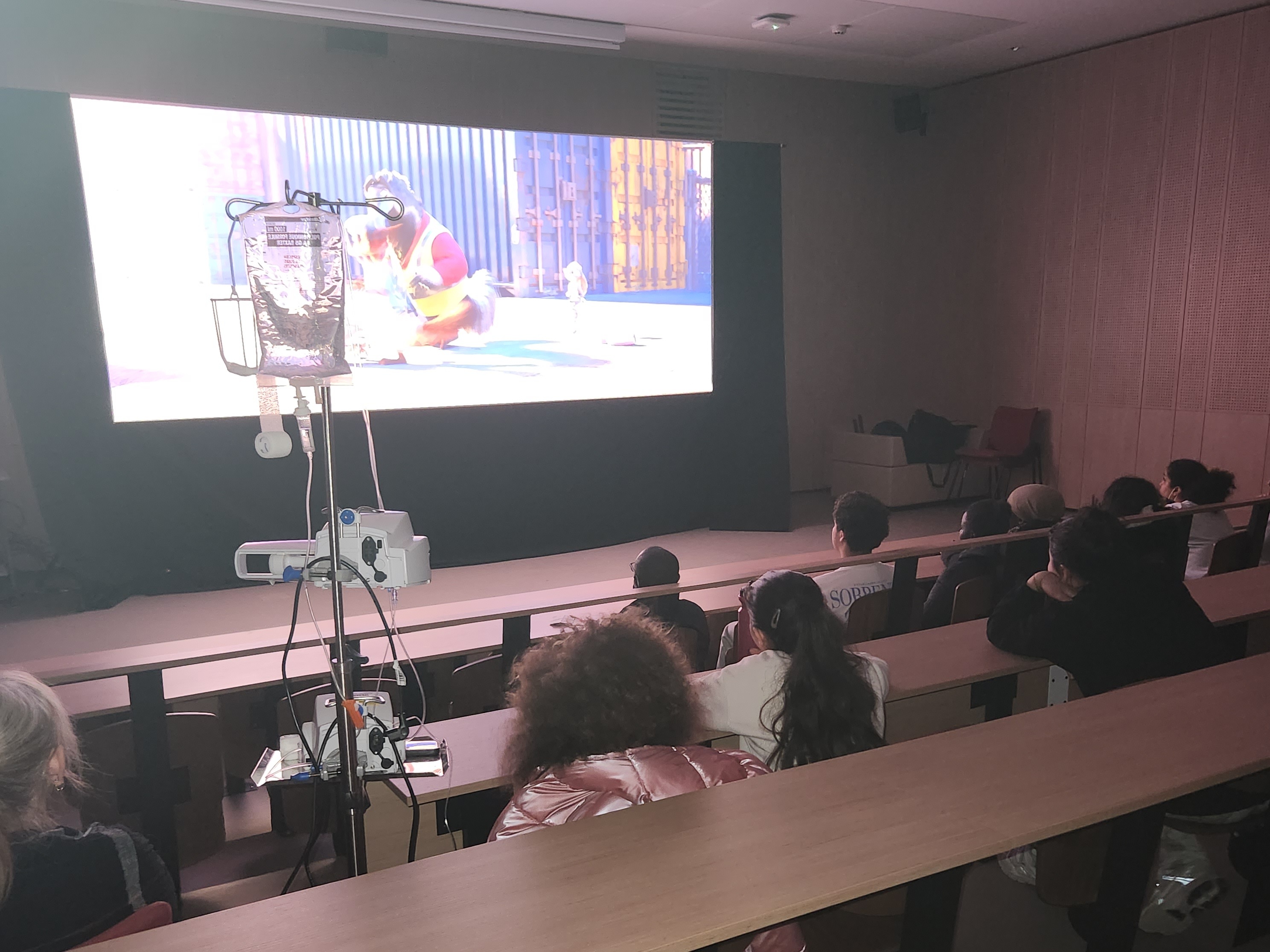 Janvier 2026  Une parenthèse cinéma pour les enfants de l’hôpital  La Ville de Gonesse a offert une séance de cinéma aux enfants de l’hôpital. Un moment sympa et hors du quotidien, qui leur a permis de s’évader le temps d’un film.