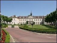 le batiment de l'hopital de Gonesse